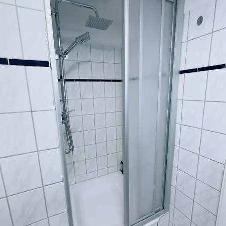 Apartment Modern Business Doberaner Platz Wifi&workspace *
